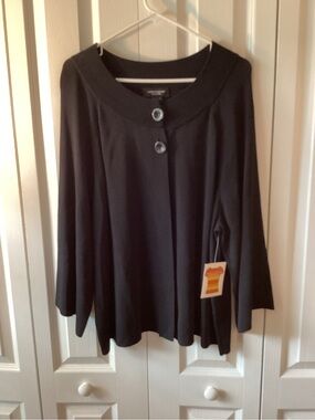 NWT Cable & Gauge Black 2 Button Cape Sweater Sz 3X
